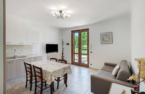 Bomerano Apartment | Apartment 'Confortevole Chalet Degli Dei' with Mountain View, Private Terrace and Wi-Fi