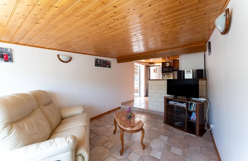 Apt House | Apartment “Du Soleil Levant” – Comfort and Panoramic View in Apt