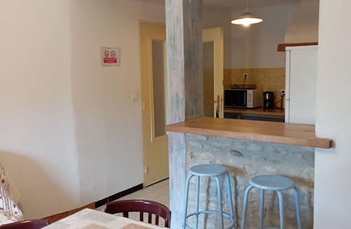 L'Isle-sur-la-Sorgue Cottage | Apartment in Farmhouse