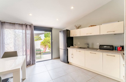Saze Apartment | Apartment 'Gite' with Private Terrace, Wi-Fi and Air Conditioning