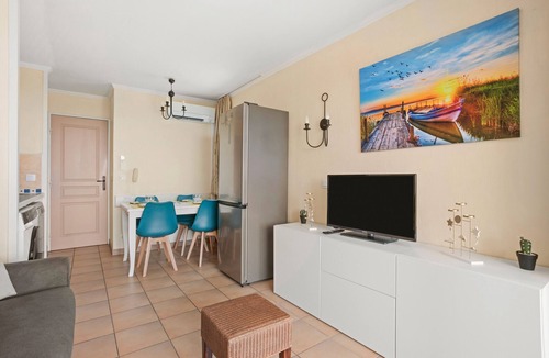 Les Restanques Apartment | Apartment 'Grimaud 4 Personnes Clim Vue Mer' with Sea View, Private Terrace and Air Conditioning