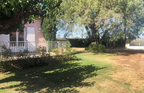 Miramar Apartment | Apartment in semi-detached villa in the countryside and 400 metres from the sea