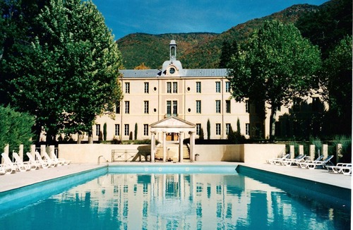 Montbrun-les-Bains Apartment | Apartment in Rhone Alpes near Ski Slopes