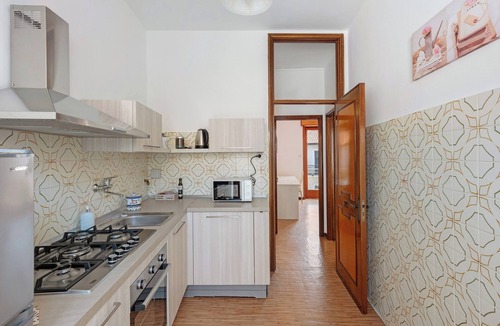 Bomerano Apartment | Apartment 'Il Sentiero Degli Dei' with Balcony, Wi-Fi and Air Conditioning