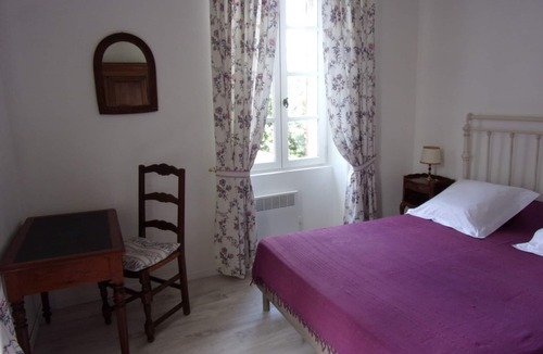 Orange Other | Apartment in a Provencal farmhouse in the Orange countryside