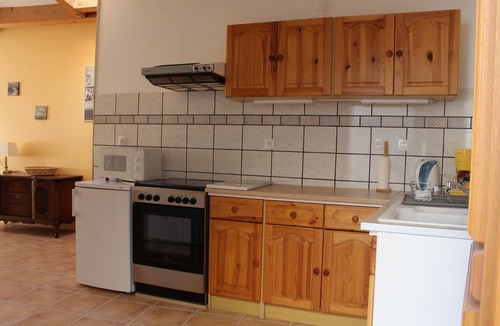 Colonzelle Apartment | Apartment in a quiet village house