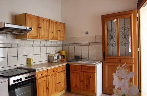 Colonzelle Apartment | Apartment in a quiet village house