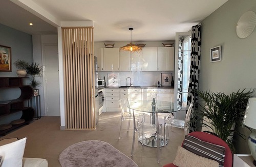Saint-Roch Apartment | Apartment in Authentic Niçoise House with Panoramic sea & city view
