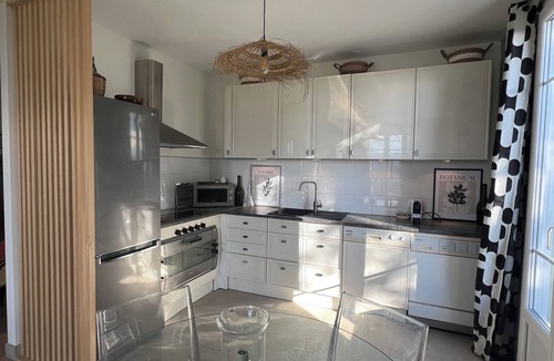 Saint-Roch Apartment | Apartment in Authentic Niçoise House with Panoramic sea & city view