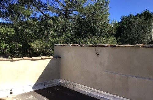 Castillon-du-Gard Apartment | APARTMENT IN A FARMHOUSE NEAR THE CASTILLON WASHHOUSE