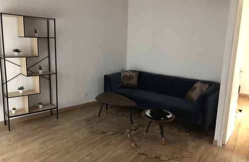 Rochefort-du-Gard Apartment | Apartment in the center of Rochefort du Gard