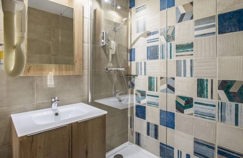 Forcalquier Bed & Breakfast | Apartment in Mas provençale pool & spa residence