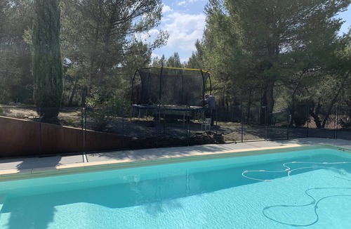 Venelles Apartment | Apartment in the countryside near Aix-en-Provence in a small quiet village