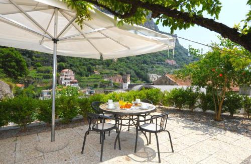 Amalfi Apartment | Apartment La Casa di Orsolina by Interhome