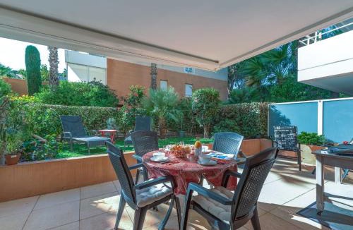 Cavaliere Apartment | Apartment Le Domaine de la Baie-3 by Interhome