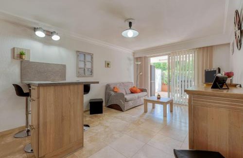 Cavaliere Apartment | Apartment Le Domaine de la Baie-3 by Interhome