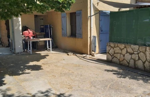 Roquevaire Apartment | Apartment "Les Loges