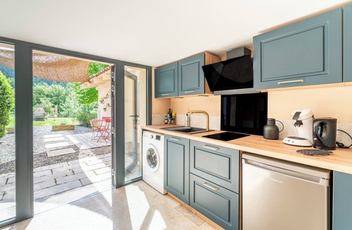 Apt Apartment | Apartment 'Maison Marvic, Le Laurier T2' with Mountain View, Wi-Fi and Air Conditioning