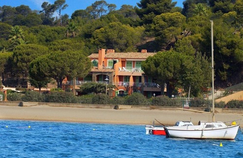 La Londe-les-Maures Apartment | APARTMENT T2 * 4 p 10m from the BEACH with SEA VIEW & HEATED SWIMMING POOL (6)