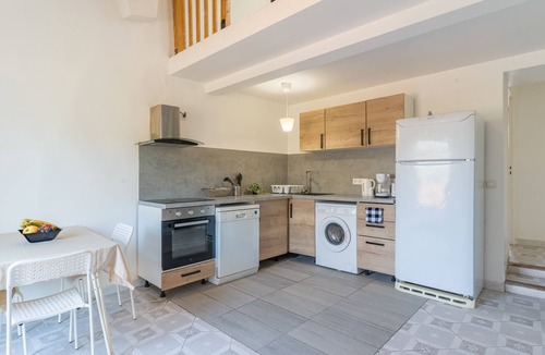Venelles Apartment | Apartment 'Vennelles - 4 Personnes' with Wi-Fi