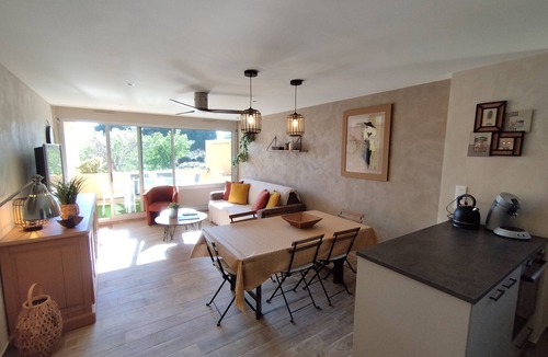La Faviere Apartment | apartment with sea view, direct access to the beach,