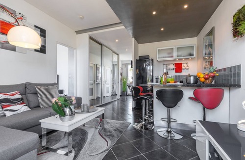Mantega Apartment | APARTMENT WITH 2 TERRACES, BRIGHT, CENTRAL, AIR CONDITIONING, ELEVATOR, WIFI