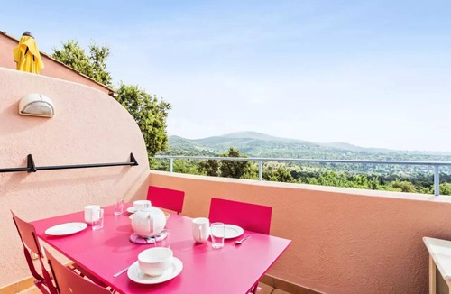 Les Restanques Apartment | Apartments in the Restanques of the Gulf of St Tropez - maeva Home - 2 room apartment for 5 people sea view over the Gulf of Saint Tropez - Prestige - Super Home