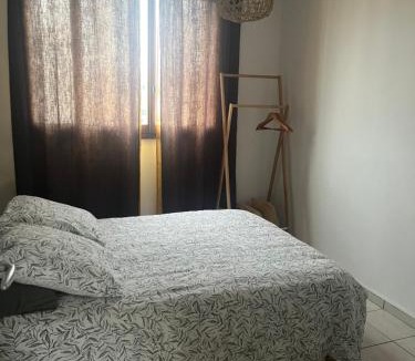 Les Chartreux Apartment | Appart T3 proche métro -draps et serviettes inclus