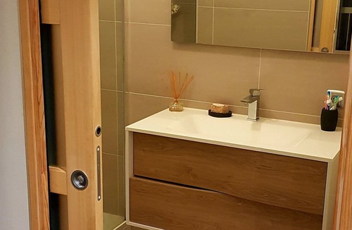 Marignane Apartment | Appartement 80m2 Refait à Neuf Avec Jacuzzi sur Marignane