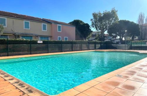 Miramar Apartment | Appartement avec piscine proche de la mer