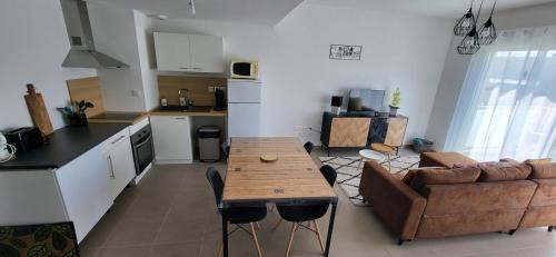 Monteux Apartment | Appartement avec balcon/terrasse