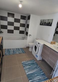 Monteux Apartment | Appartement avec balcon/terrasse