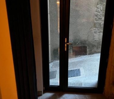 Caromb Apartment | APPARTEMENT CAROMB proche Mont VENTOUX avec clim
