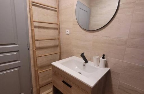Remoulins Apartment | Appartement centre-ville.