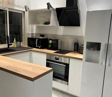 La Couronne Apartment | Appartement cosy a Martigues avec vue sur la mer 40 m²