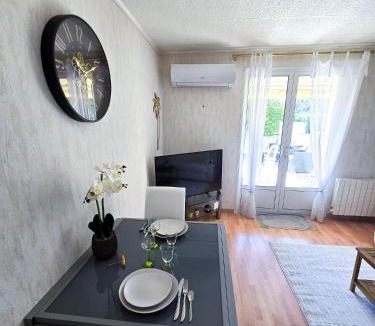 Greoux-les-Bains Apartment | Appartement Fontaine