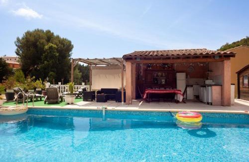 Roquefort-la-Bedoule Apartment | Appartement Avec Piscine Et Cuisine