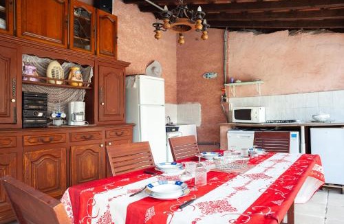 Roquefort-la-Bedoule Apartment | Appartement Avec Piscine Et Cuisine