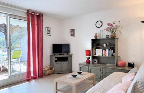 Cavaliere Apartment | Appartement Le Lavandou, 3 pièces, 6 personnes - FR-1-251-131