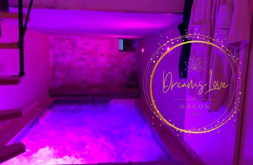 Orgon Apartment | Appartement Love room avec jacuzzi et hammam privatisé Lieu insolite en amoureux Spa détente assurée avec de doux massages en options sur demande
