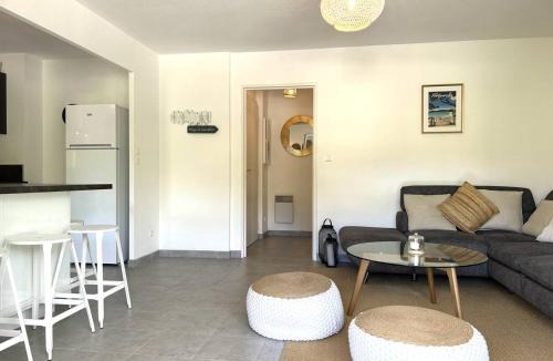 Cavaliere Apartment | Appartement moderne avec terrasse, climatisation, à 200m de la plage - 6 couchages, parking inclus - FR-1-251-826
