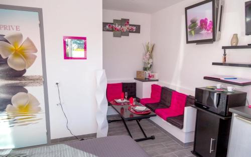 Plan-d'Aups-Sainte-Baume Apartment | Appartement moderne avec piscine à Plan-d'Aups 55 m² - Spa inclus​