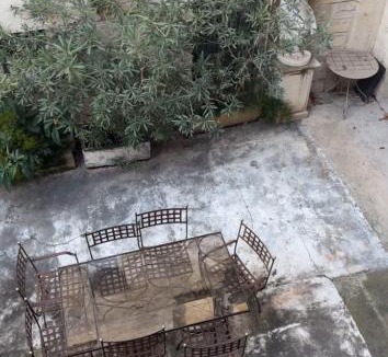 Beaucaire Apartment | Appartement Rusp