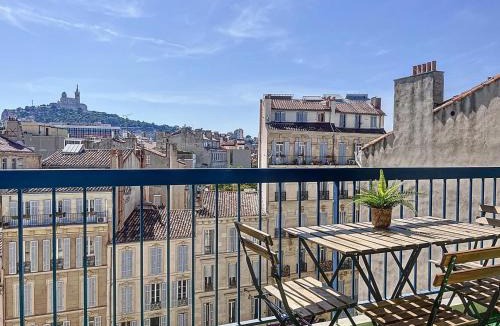 6th Arrondissement Apartment | Appartement Spacieux - Vue Notre-Dame de la Garde - Les Freres de la Loc'