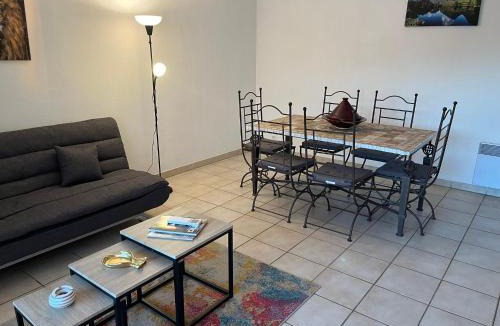 Les Baumettes Apartment | Appartement T2, 55M2, meublé, piscine