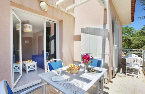 Les Bormettes Condo | Apparts Rénovés à 400m de la Plage | Accès Piscine