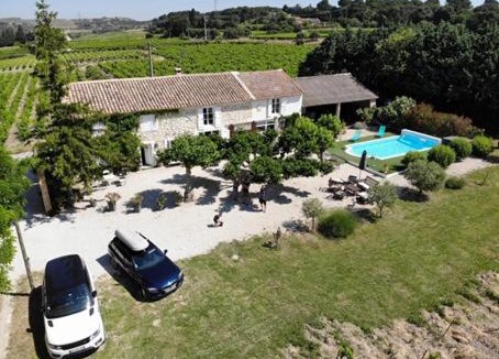 Roquemaure Apartment | Appt 2 pieces dans Mas provençal
