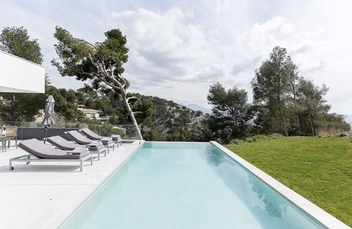 Perier House | Architect's villa & swimming pool in the heart of Marseille