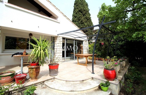 Montfrin Villa | ARCHITECT'S VILLA SWIMMING POOL 20min from Avignon, Nîmes and Camargue.