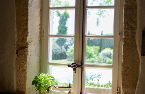 Saint Pierre de Mezoargues House | Authentic Peaceful Provencal Retreat
